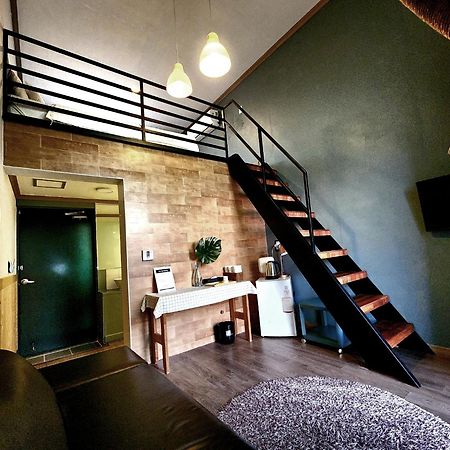 Hotel Hue Loft Inchon Exteriör bild
