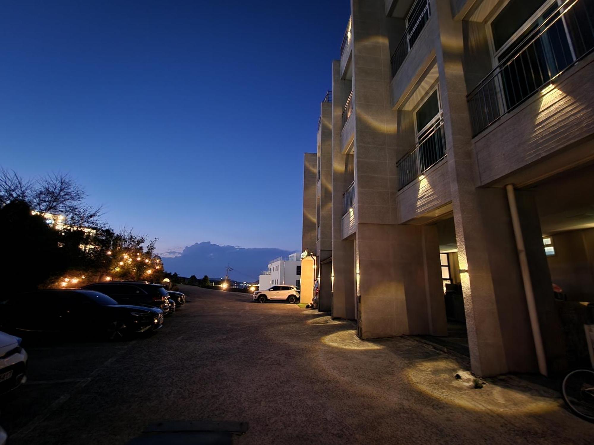 Hotel Hue Loft Inchon Exteriör bild